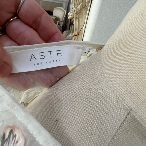 Astr size small bolero wrap-like top - Picture 5 of 5